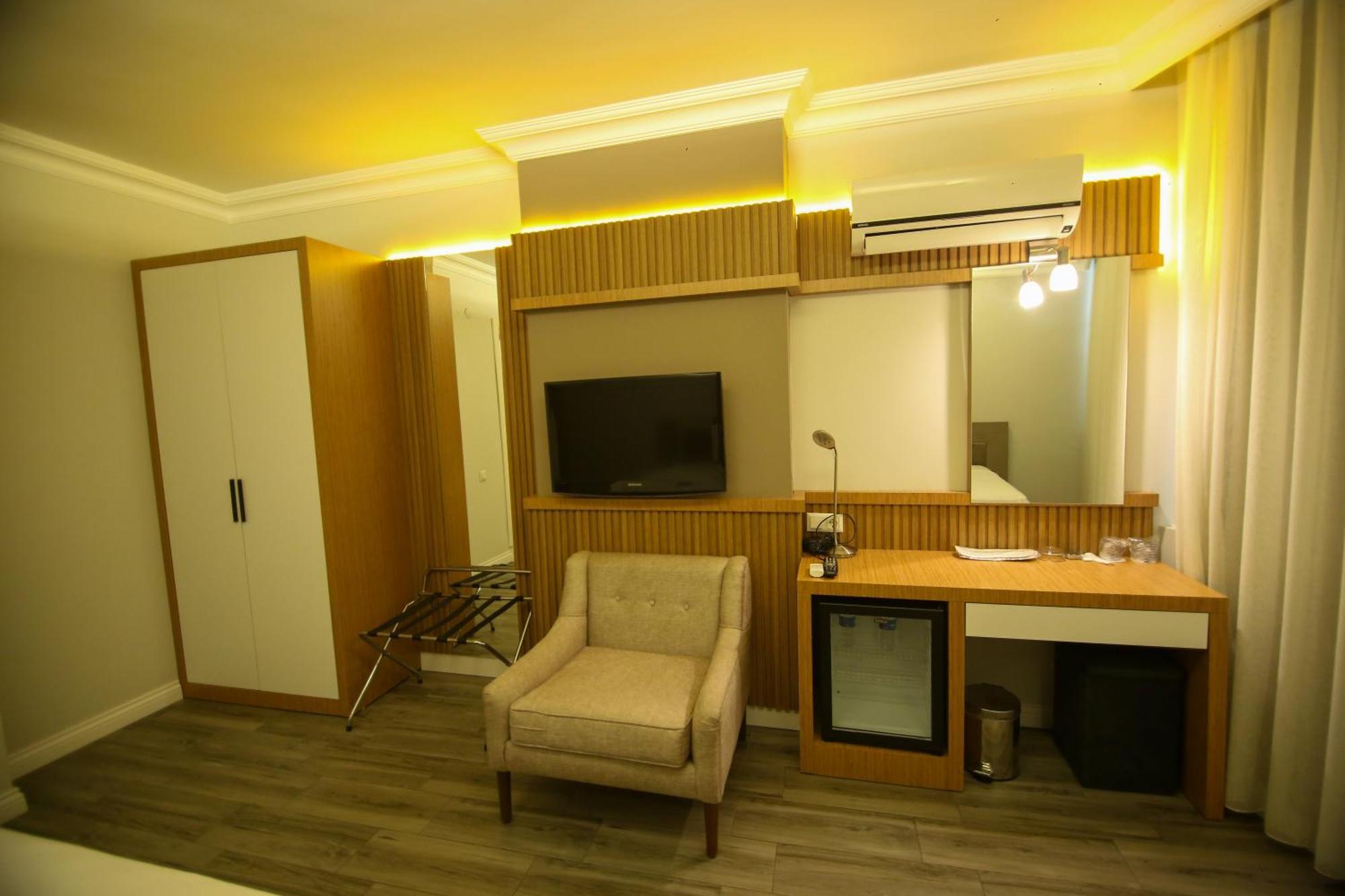 אנטליה Cevik Palace Hotel מראה חיצוני תמונה